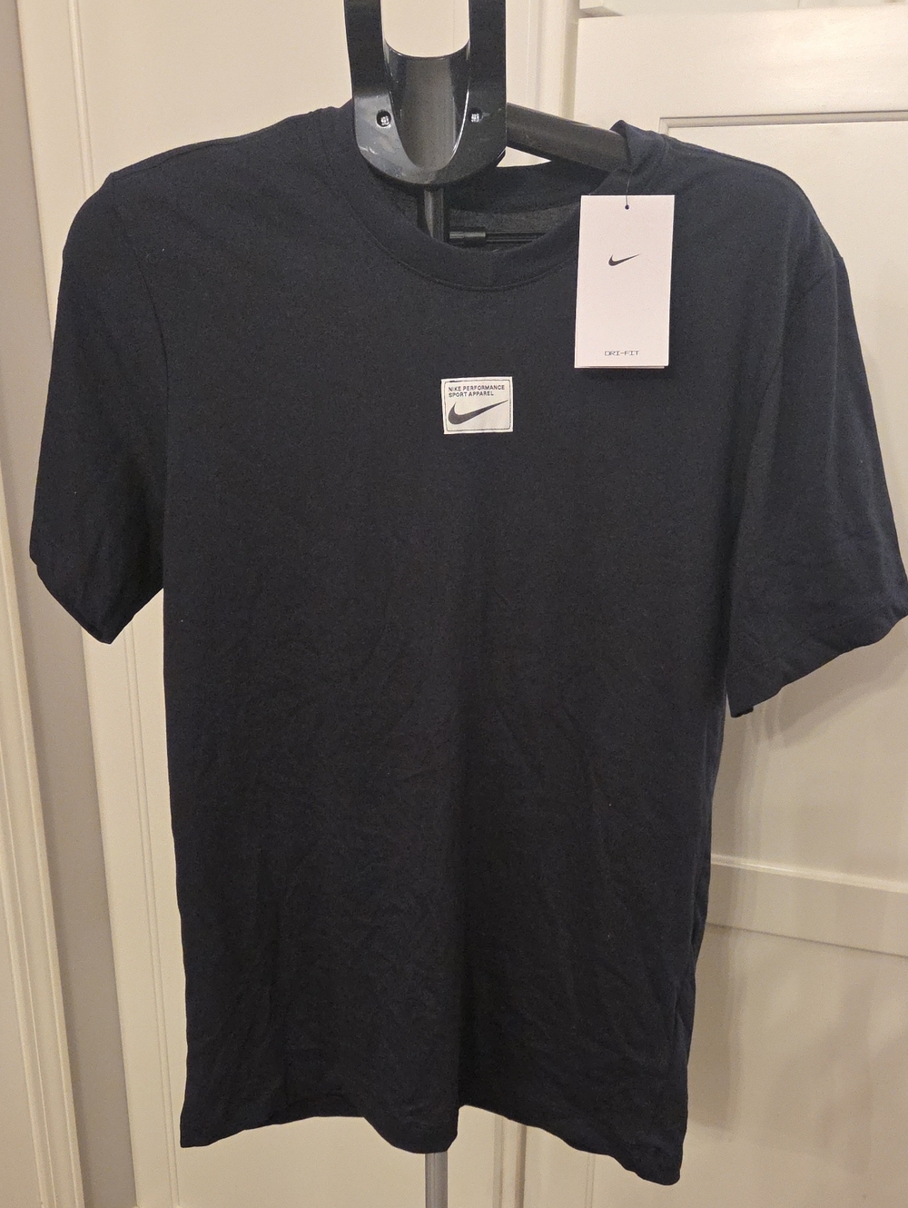 Nike Black Short Sleeve Dri-FIT Crew Tee Size small. NWT